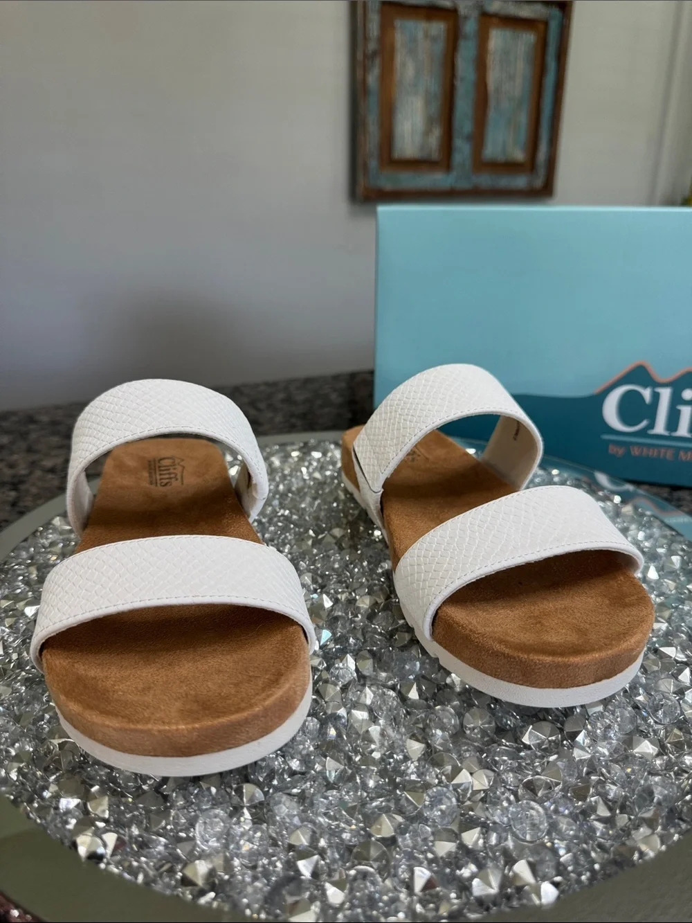 Cliffs by WHITE MOUNTAIN White Double-Strap Slide Sandals NEW 7